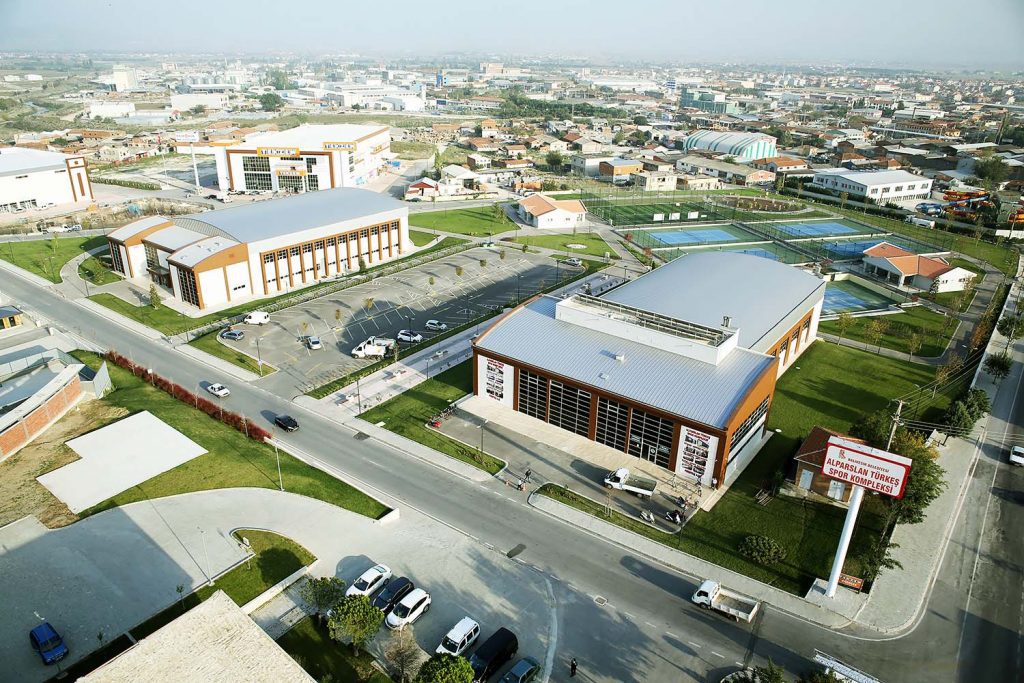 Balıkesir Alparslan Türkeş Spor Kompleksi yüzme havuzu — hafta içi ve hafta sonu yüzme kursu